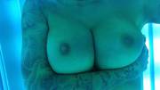 Sedgyfergo in a tanning bed
