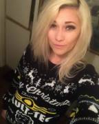 Vault-Tec Sweater (/r/LindsayElyse)