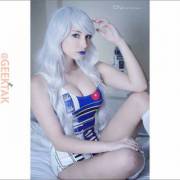 Pale R2D2