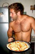 Handsome Hairy Pizza Chef [xpost /r/truesexypizza]