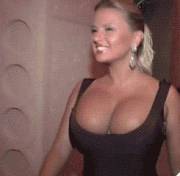 AnnaSemenovich's Cleavage [Gif]