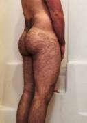 hairy bum