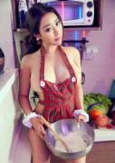 Baking [x-post r/AsianHotties]