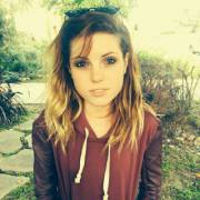 Sydney Sierota's beautiful face