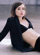 Ellen Page is ready to help us cum on her cute face and toned tummy