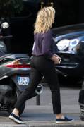 Chloe Moretz's tight ass needs some pounding!