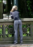 Kristen Bell bending over