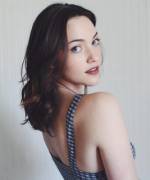 Violett Beane