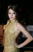 Willa Holland