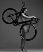 Women's Sprint: Victoria Pendleton holding her bike.