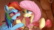 Fluttershy gets Rainbow Dash to perform blowjob on orthros [M/F][cumshot] (artist: hua)