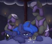 Princess Luna and royal guard threesome [M/F] (artist: staggeredline)