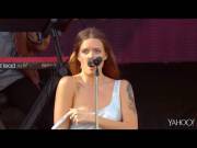 Tove Lo flashes crowd in Vegas